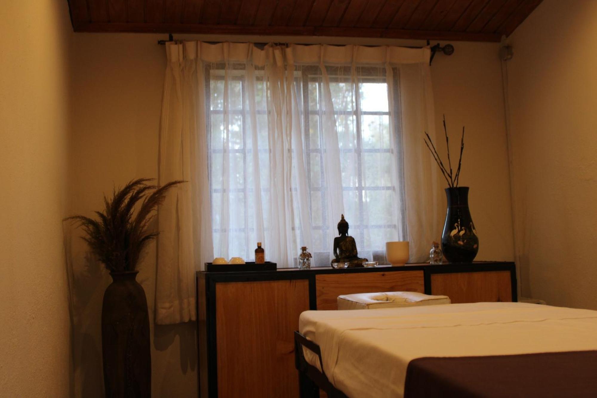 Souimanga-Hotel Antsirabe Esterno foto
