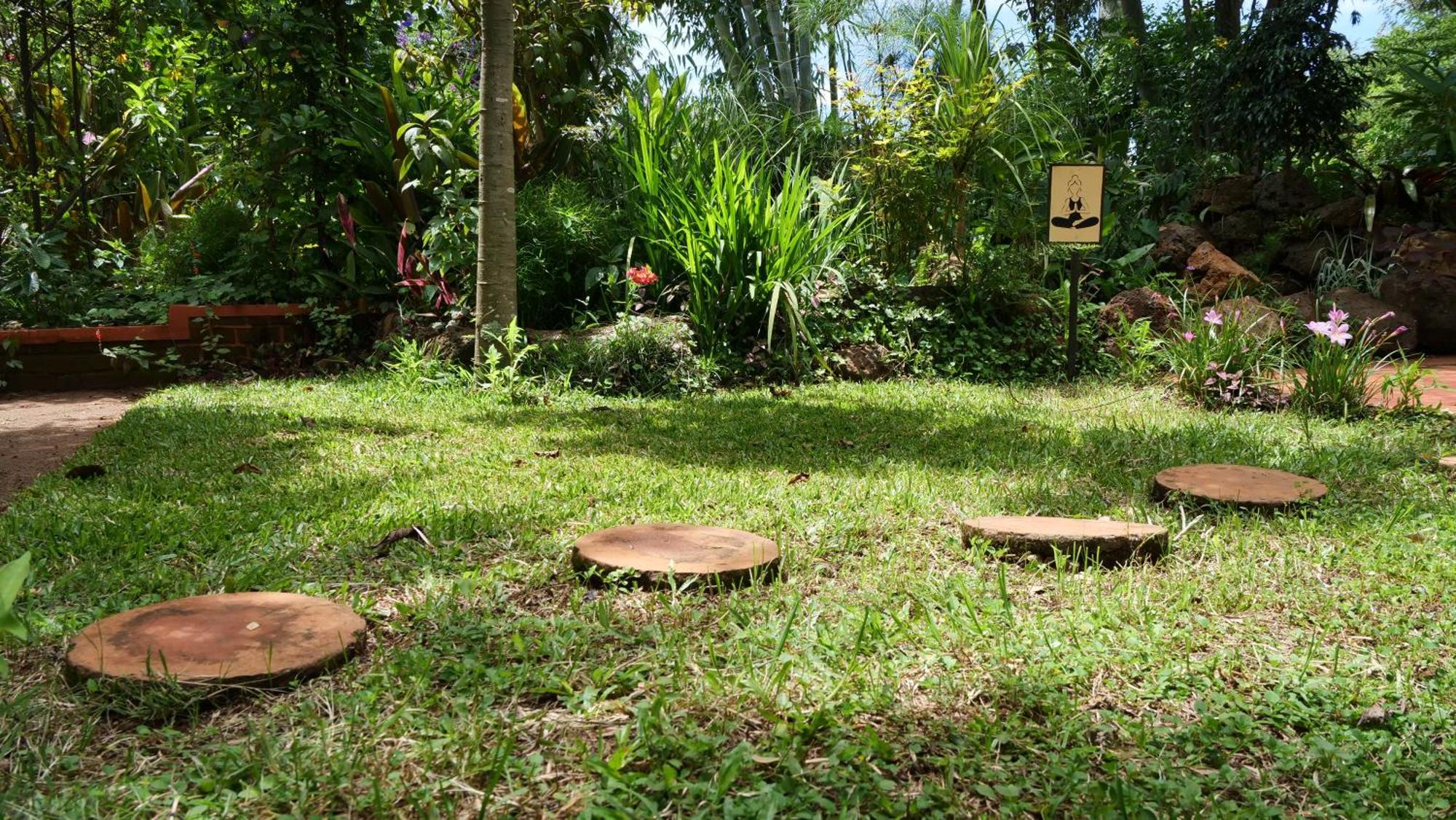 Souimanga-Hotel Antsirabe Esterno foto