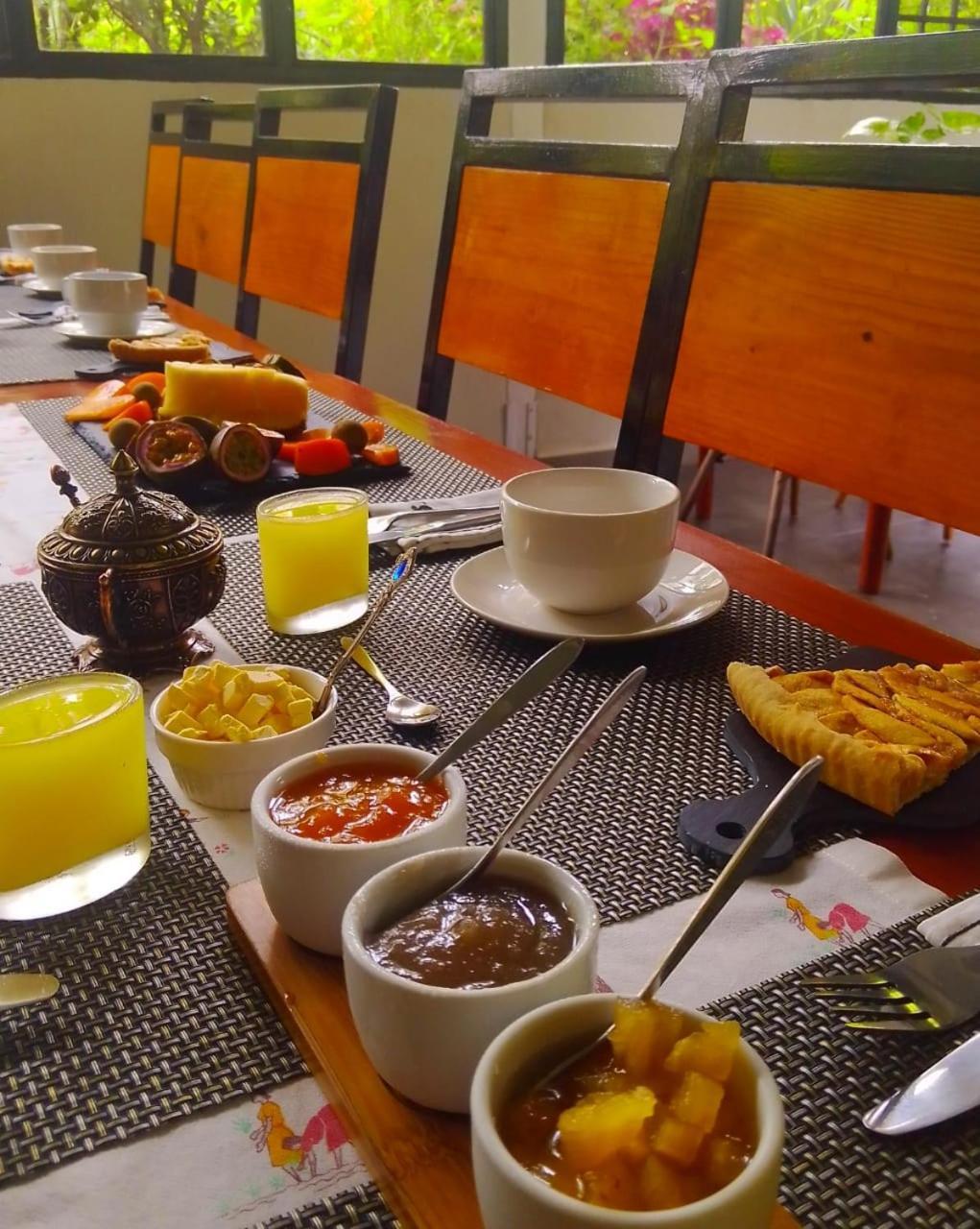 Souimanga-Hotel Antsirabe Esterno foto