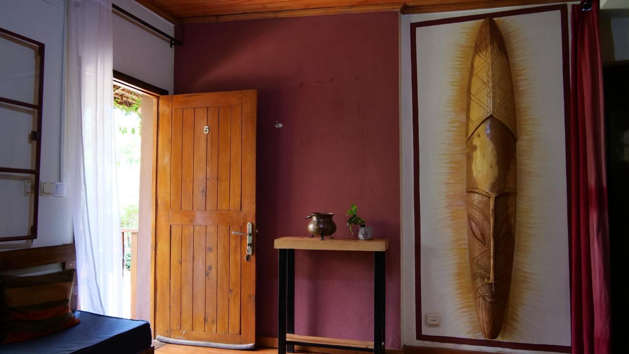 Souimanga-Hotel Antsirabe Esterno foto